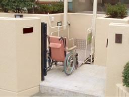 昇降機用のステージを設置