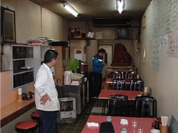 知味苑・内装(施工前)